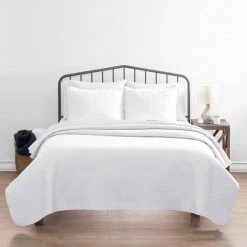 Cheap ❤️ Brand new ❤️ Herring White Microfiber King Performance Quilted Coverlet Set by Becky Cameron 😉 🔥 -Becky Cameron Shop becky cameron bedding sets ieh qlt he k wh 1f 1000