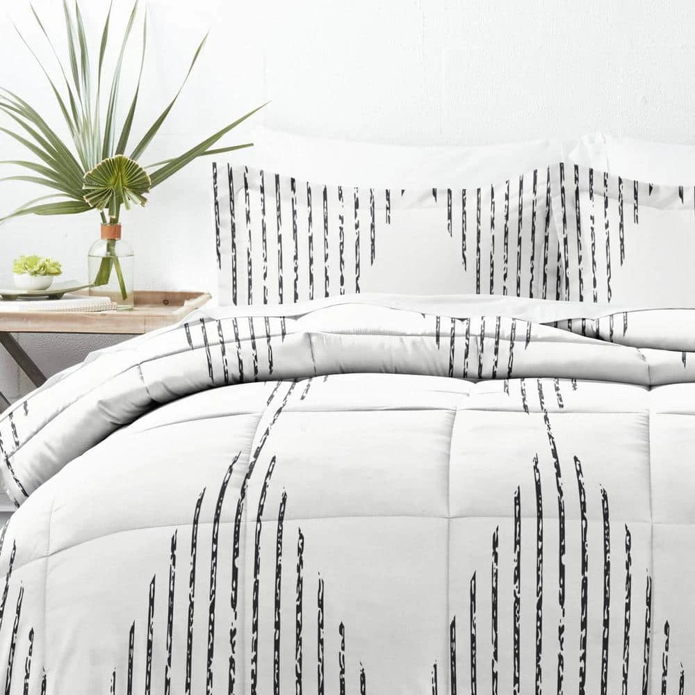 Hot Sale ๐ฅฐ Hot Sale ๐ 3-Piece Gray Diamond Stripe Pattern Microfiber Full / Queen Down-Alternative Comforter Set by Becky Cameron โค๏ธ โค๏ธ 4 Hot Sale ๐ฅฐ Hot Sale ๐ 3-Piece Gray Diamond Stripe Pattern Microfiber Full / Queen Down-Alternative Comforter Set by Becky Cameron โค๏ธ โค๏ธ - Image 4