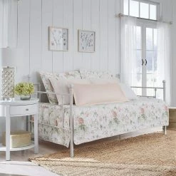 New 👍 Budget ⭐ Breezy Floral 4-Piece Pink Cotton Bonus Daybed Set by Laura Ashley 🔔 ✔️
